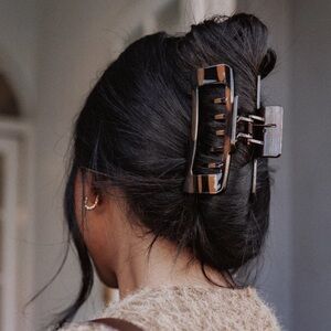 NWT Petal & Pup Walker Black and Brown Hair Clip